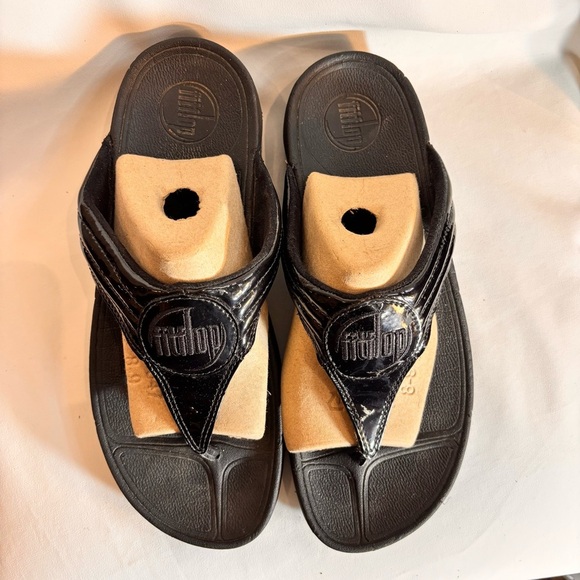 FITFLOP Sz 10 Pattent Leather Front Post Comfort Sole Slides aslip On Sandals - Picture 4 of 13
